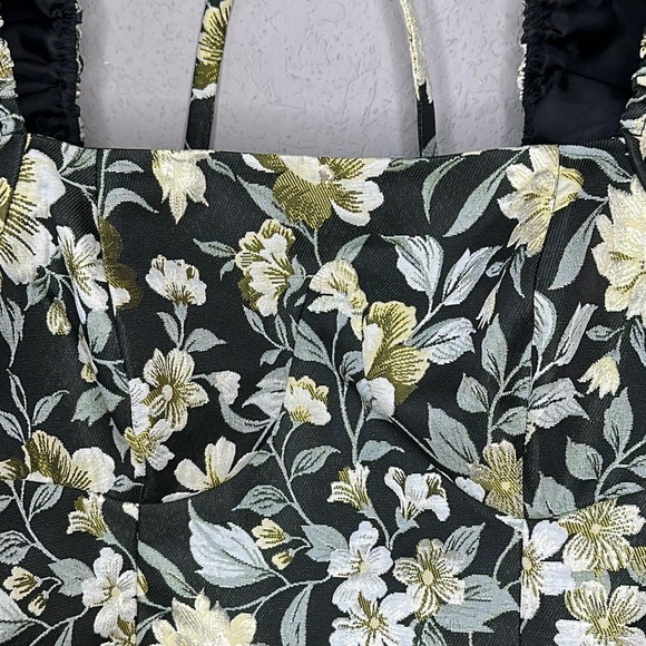 NWT Miss Selfridge Mini Dress With Faux-Fur Trim in Floral Jacquard Size 6 - Picture 5 of 16